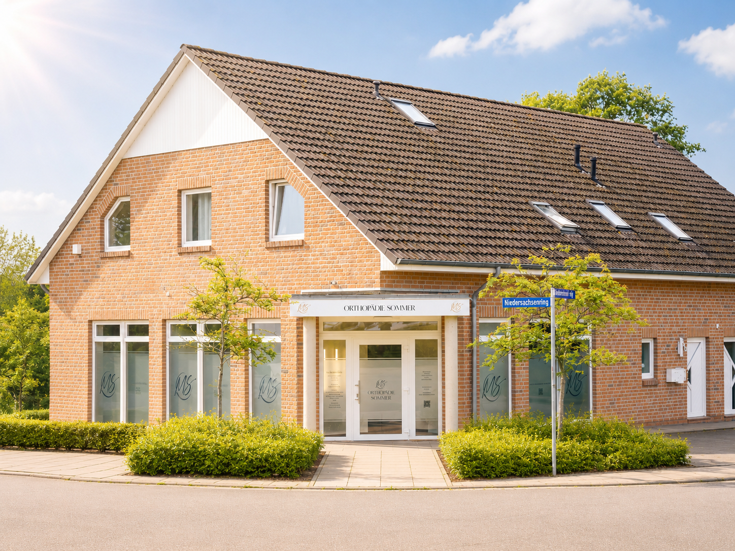 Außenansicht des Gebäudes der Orthopädie Sommer in Schwanewede.